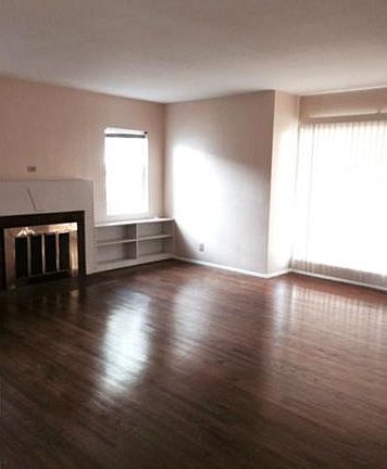3rd image of 203 N Walnuthaven Dr
