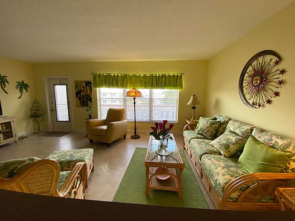 2nd image of 311 Wellington D