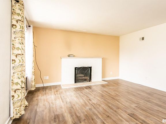 3rd image of 3116 N Avalon Pl