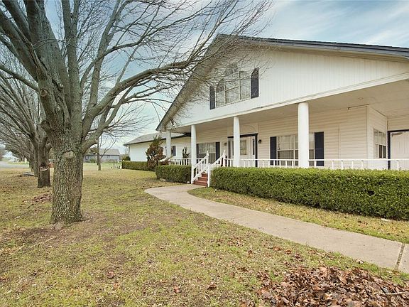 3rd image of 102 Beverly Dr