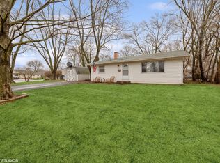 251 Harrison St, Carpentersville, IL
