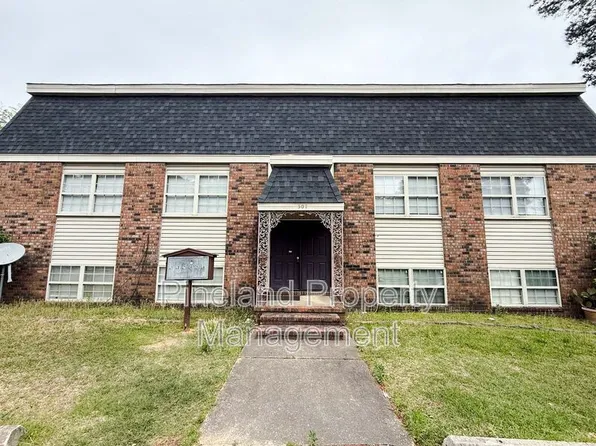 307 Bradford Ave APT 2, Fayetteville, NC 28301