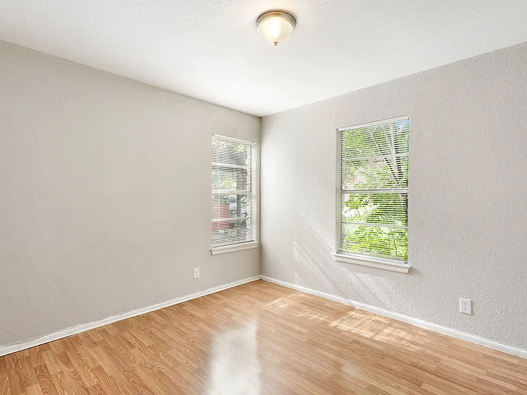 407 Cicero Dr — Photo 15