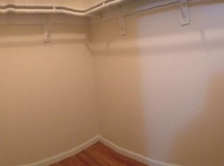 950 Flora St, Elizabeth, NJ 07201