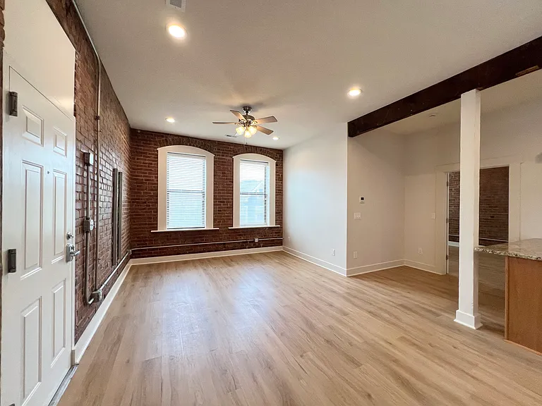 517 Gillis St #201 — Photo 4