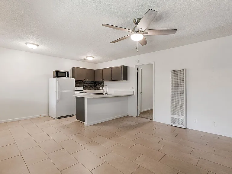 348 W Sacramento Ave — Photo 16