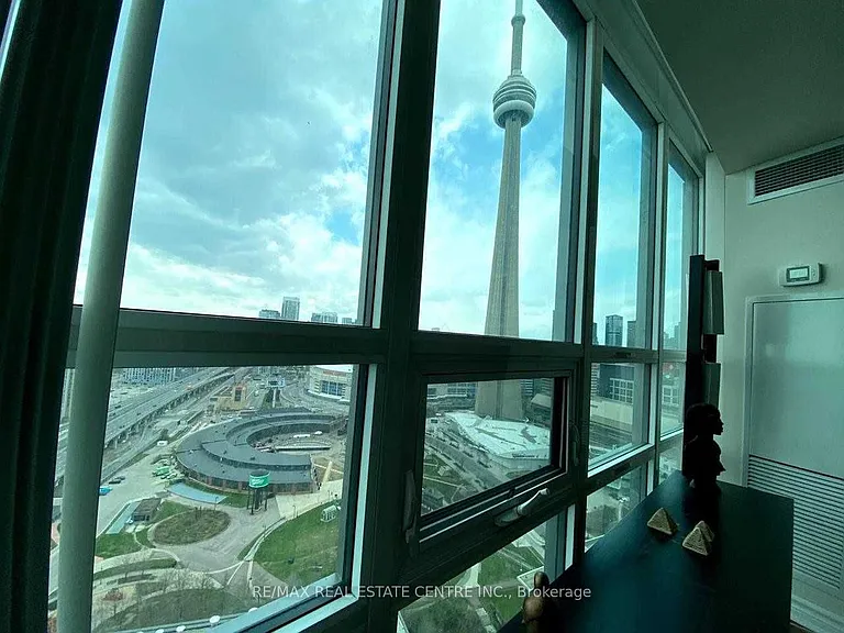 19 Grand Trunk Cres #3601 — Photo 11