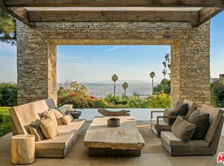 9240 Swallow Dr, Los Angeles, CA 90069