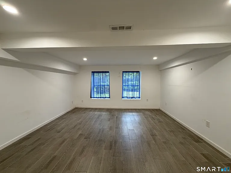 18 Hilltop View Rd — Photo 14