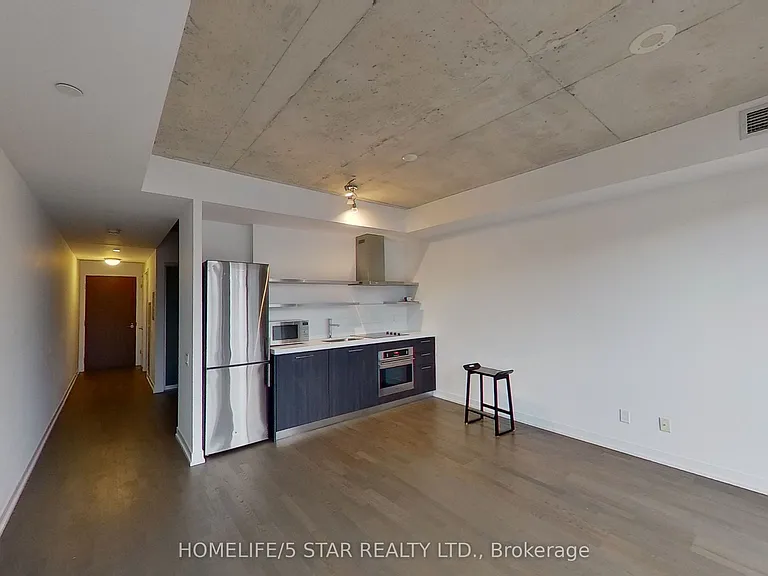 560 King St W #618 — Photo 7