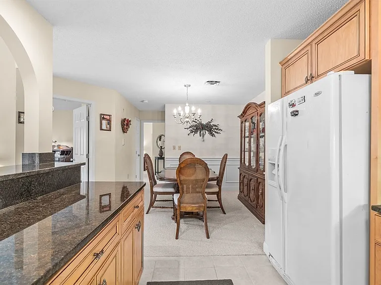 700 Brookside Dr #J — Photo 9