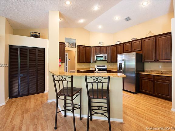 5th image of 9821 N Abiaca Cir