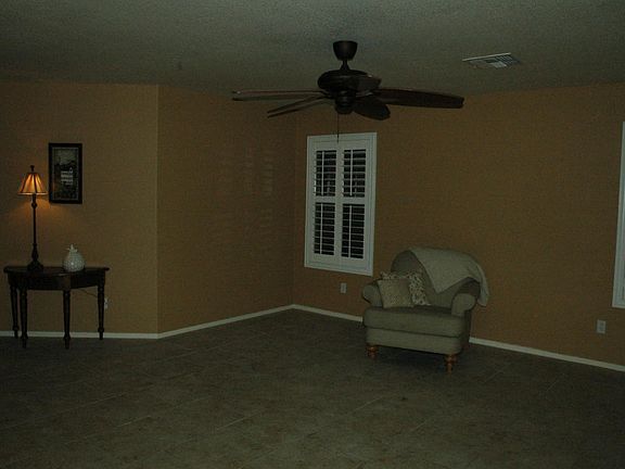 4th image of 15470 W Sierra St