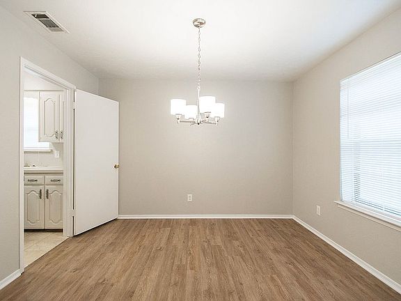 4th image of 1810 Bardfield Ave