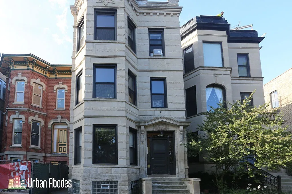 1927 W Schiller St — Photo 3