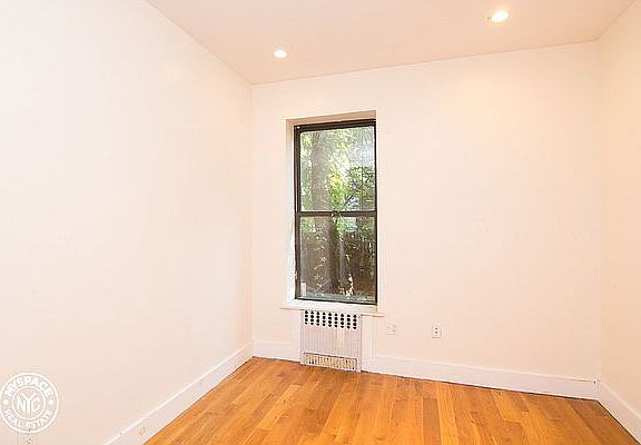 3rd image of 1058 Bergen St #5RB