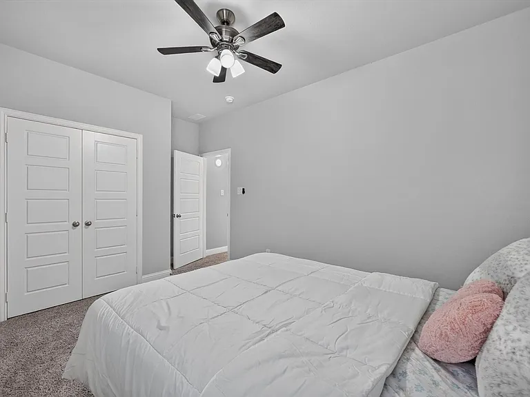 Secondary bedroom
