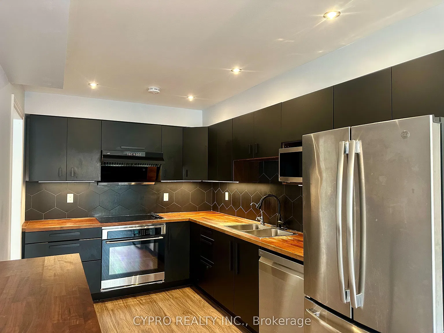 3 bed, $3,490 — Photo 2