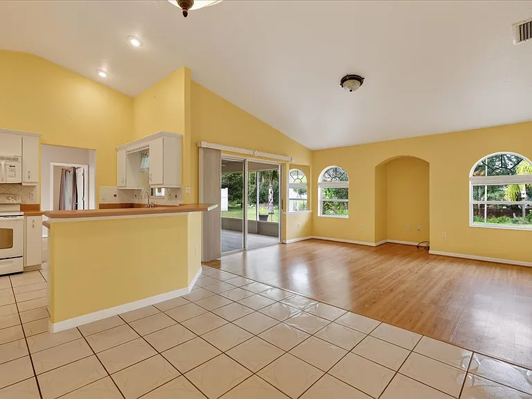 28 Princeton Ln — Photo 10