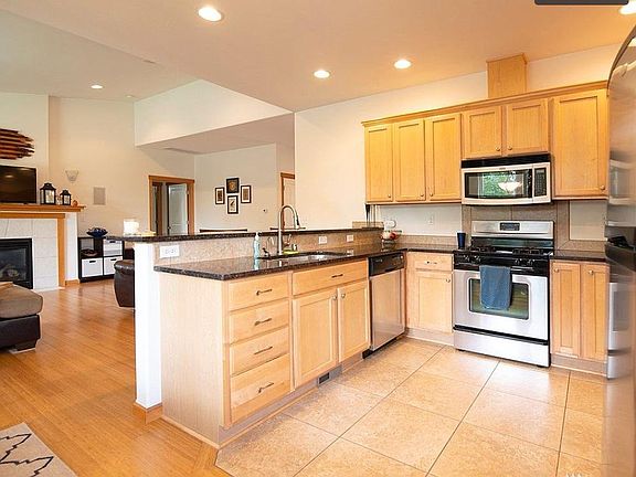 2nd image of 2869 SW Berwick Dr