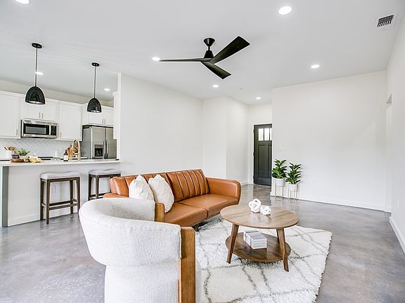 5th image of 21 W 20th St