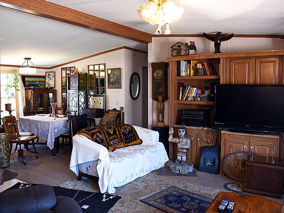 4th image of 137 Sunny Ln