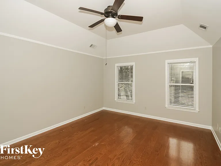 980 Yorktown Rd — Photo 7