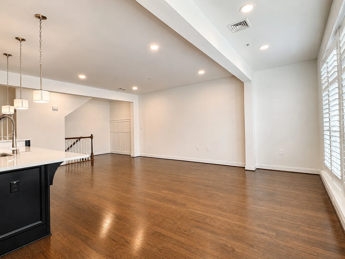 2 bed, 2.5 bath, 2084 sqft, $2,495 — Photo 4
