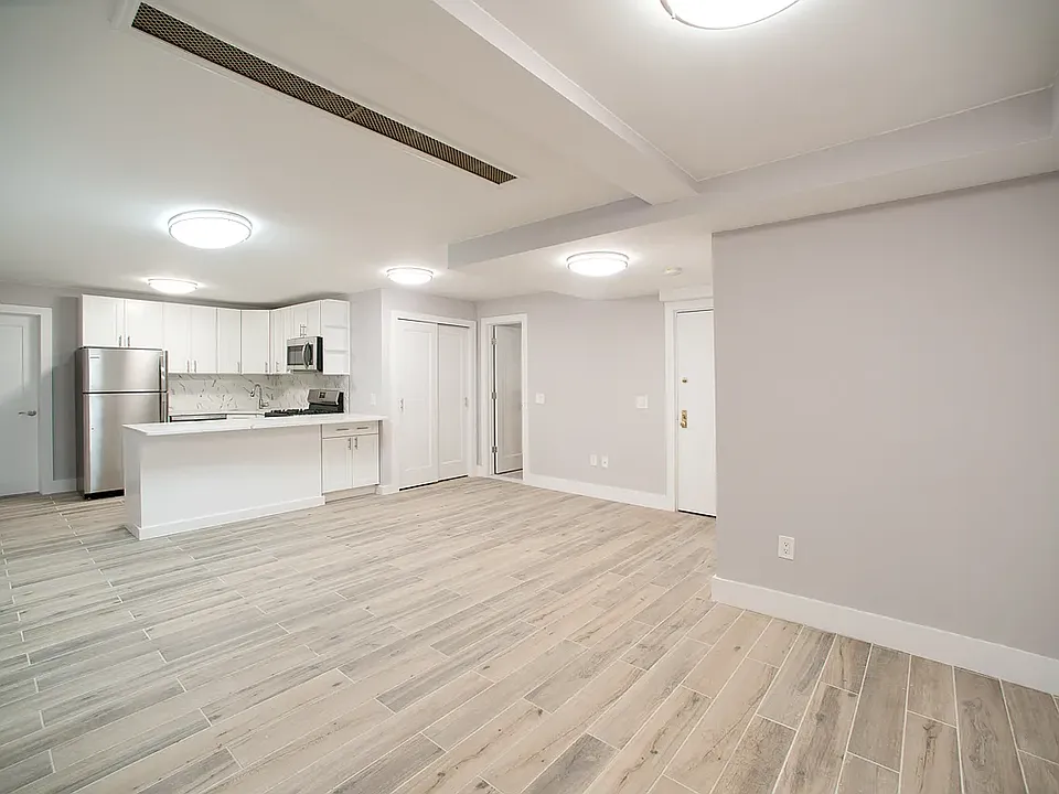 570 W 183rd St #BASEMENT