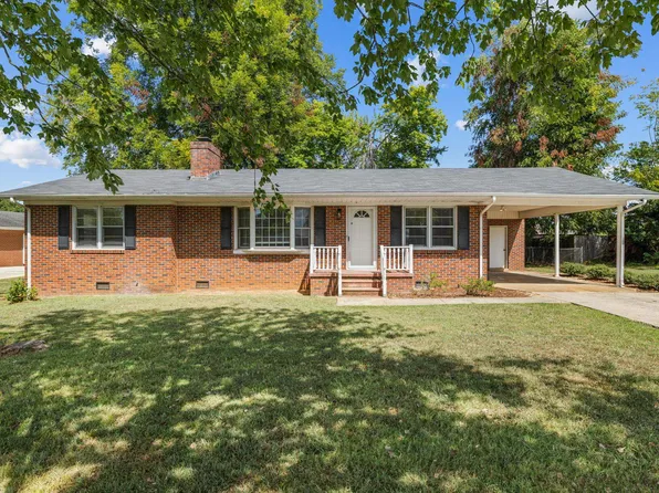 1111 Hillandale Dr, Tuscumbia, AL 35674
