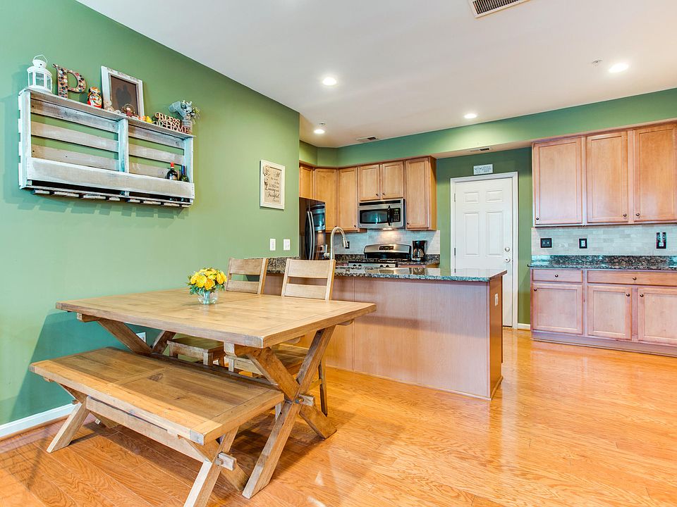 1st image of 7953 Crescent Park Dr