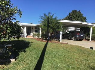 1017 Hilltop Rd, Tavares, FL 32778