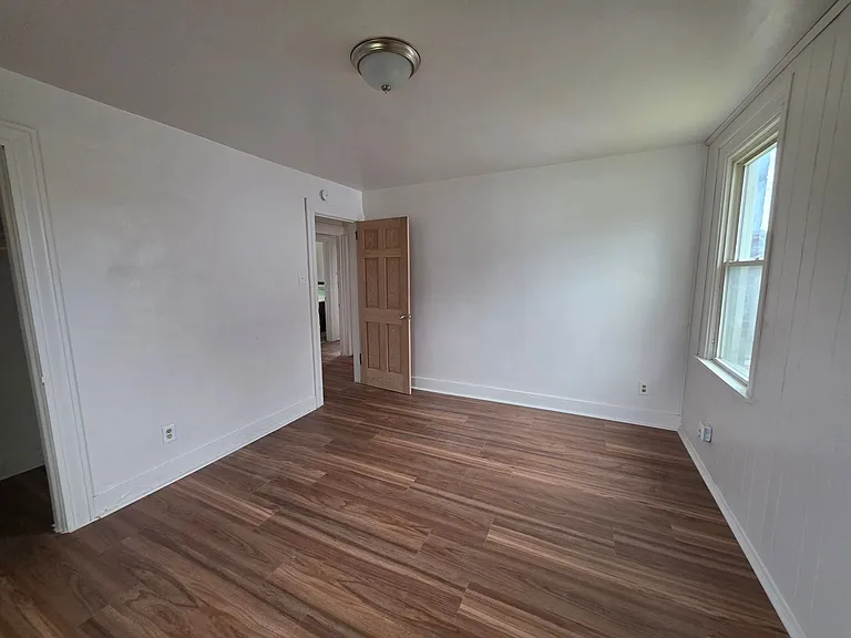 703 1/2 Waddell Ave — Photo 10