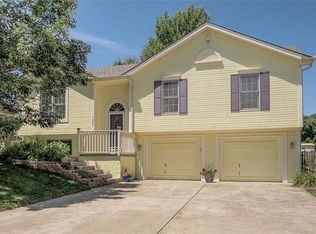 1604 Sunset Dr, Kearney, MO 64060