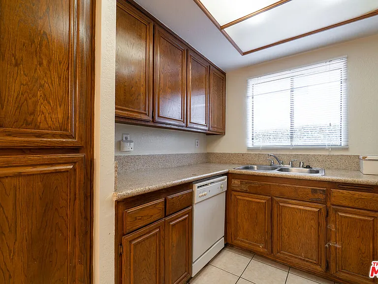 1911 Overland Ave #2 — Photo 9