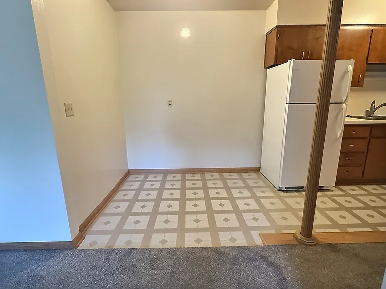 120 W Slifer St #5 — Photo 3