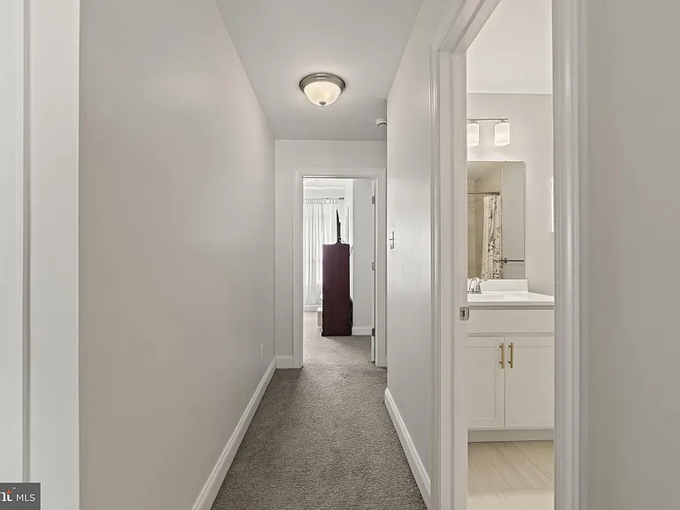 428 Hurst St — Photo 28