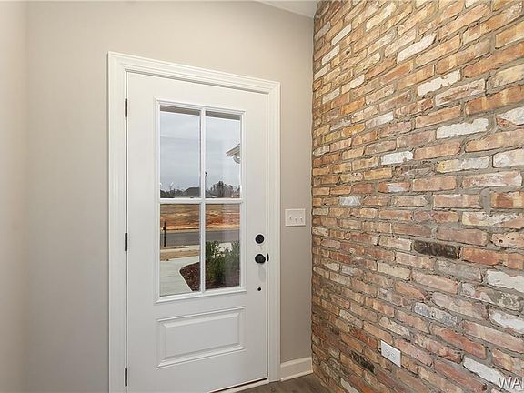 4th image of 11224 Avery Ln #220
