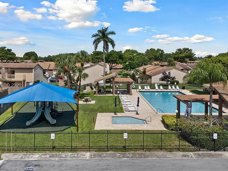 2025 SW 82nd Ave #1 — Photo 42