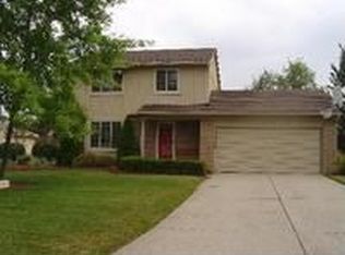570 Ridge Rd, Walled Lake, MI 48390