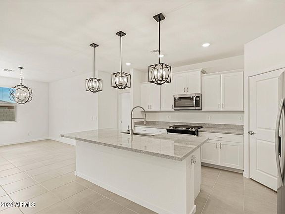 5th image of 16069 W COTTONTAIL Lane