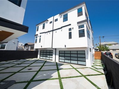 5004 N Oak Ln, Los Angeles, CA, 90068