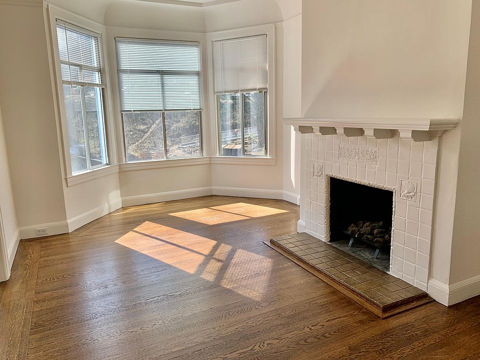 1st image of 818 Bay St
