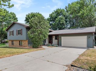 2079 Erin Ct, New Brighton, MN 55112