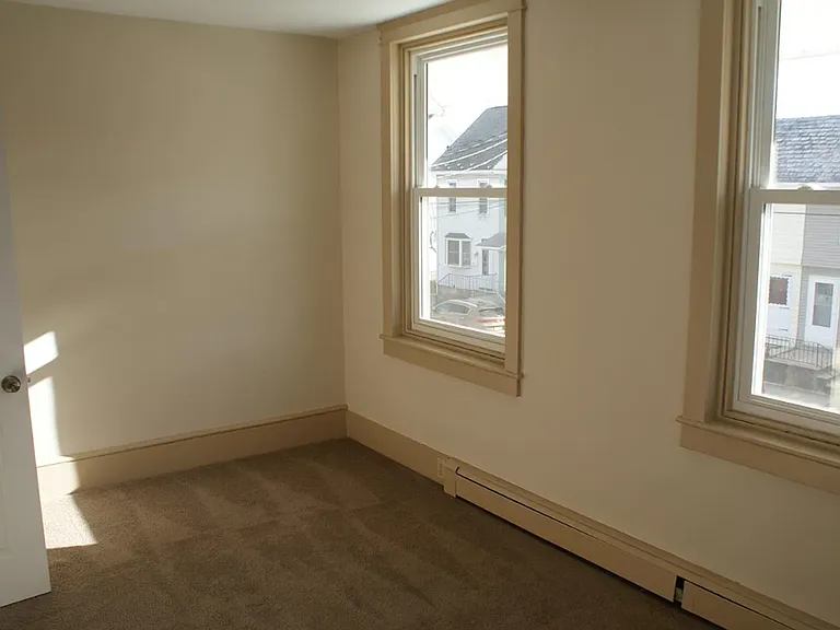 130 N Walnut St — Photo 13