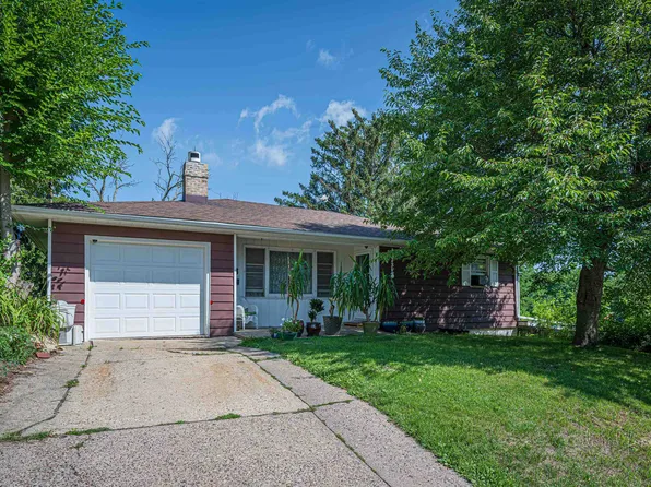 119 Maple St, Galena, IL 61036