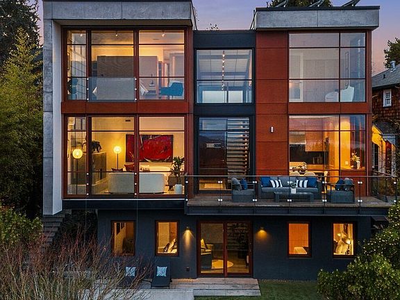 2nd image of 1527 E Howe Street