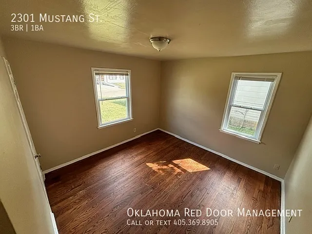 2301 Mustang St — Photo 5
