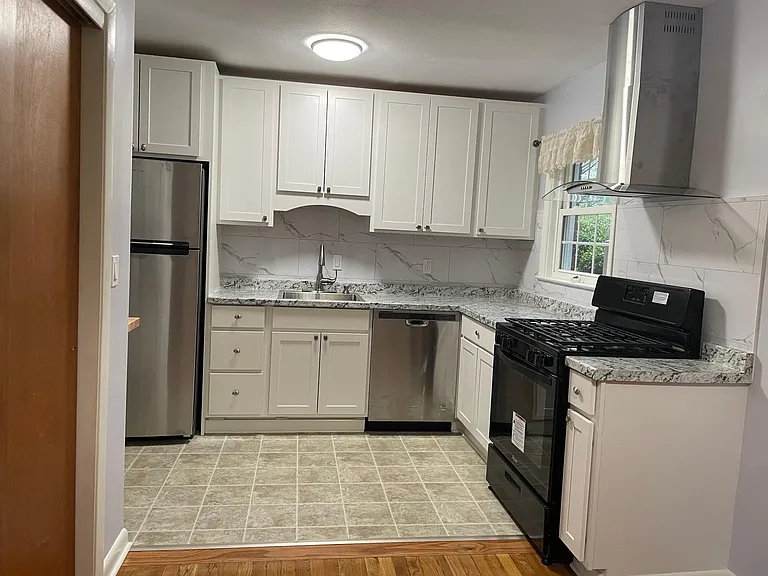 2250 N Triphammer Rd #T7D — Photo 11