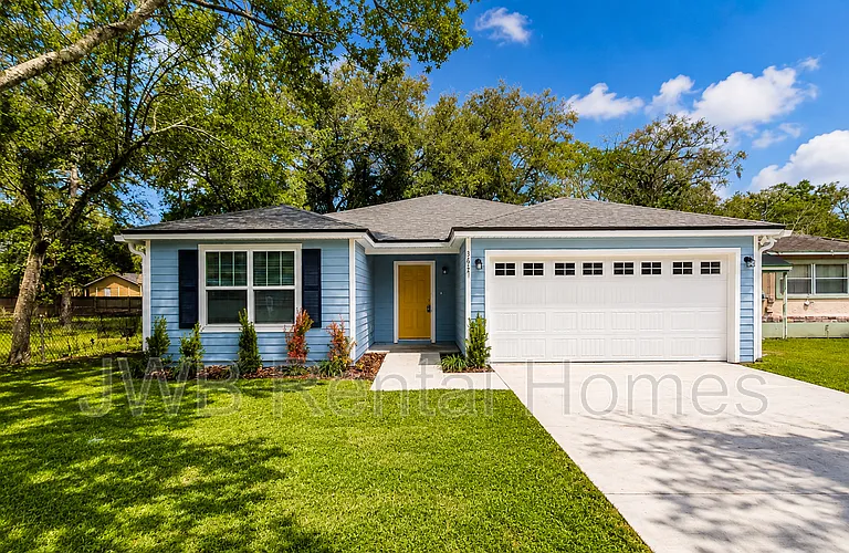 3627 McMillan Ave — Photo 1